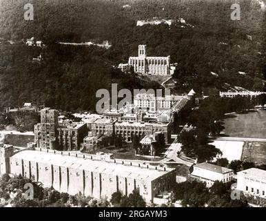 Au début du xxe siècle vintage press photographie - US Military Academy de West Point sur la rivière Hudson, vers 1925. Banque D'Images