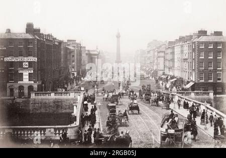 Photographie d'époque du XIXe siècle : circulation sur Sackville Street, Dublin, maintenant O'Connell Street. c.1890 Banque D'Images