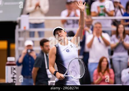 Varsovie, Pologne. 25 juillet 2023. IgA Swiatek célèbre un match gagnant après le match du premier tour BNP Paribas Warsaw Open - WTA 250 entre IgA Swiatek (Pologne) et Nigina Abduraimova (Ouzbékistan) à Varsovie.résultat final ; IgA Swiatek 2:0 (6:4, 6:3) Nigina Abduraimova. (Photo Mikolaj Barbanell/SOPA Images/Sipa USA) crédit : SIPA USA/Alamy Live News Banque D'Images