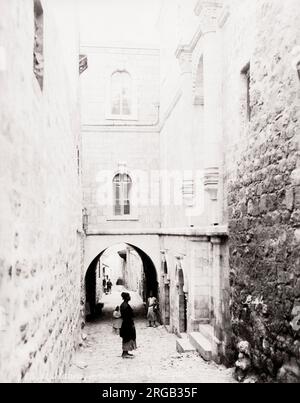 Photographie ancienne du XIXe siècle: Sixième Station de la Croix, Maison de Sainte Veronica, Jérusalem, Terre Sainte, Palestine, Israël moderne. Banque D'Images