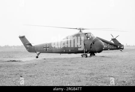 Deutsches Heer (armée allemande) - Sikorsky H-34B 80+20, au point de décollage. Banque D'Images