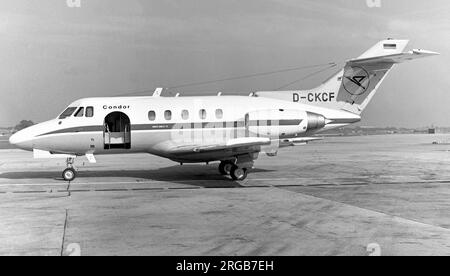 Hawker Siddeley HS-125 série 1B D-CKCF (msn 25105) de Condor Flugdienst, à l'aéroport de Londres Heathrow. Est devenu G-AYRY avec McAlpine Aviation en décembre 1970, puis HZ-FMA avec des tapis saoudiens, plus tard entreposé / WFU. Banque D'Images