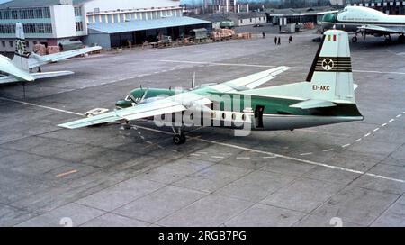Fokker F27 Friendship EI-AKC (msn 10107), d'AER Lingus, à l'aéroport international de Dublin vers 1965. Banque D'Images