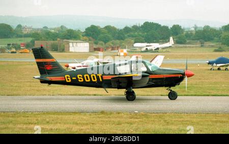 Piper PA-28-180 Cherokee C G-SUIE (msn 28-4033) Banque D'Images