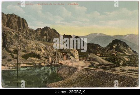 Uspallata, Andes, province de Mendoza, Argentine, Amérique du Sud, près de la frontière avec le Chili, avec la ligne de chemin de fer Transandine qui traverse. Banque D'Images