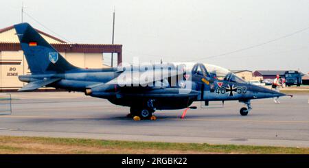 Luftwaffe - Dassault/Dornier Alpha Jet A 40+50 (msn 0050), à RAF Upper Heyford le 13 septembre 1990. Banque D'Images