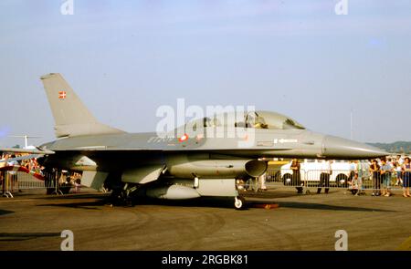 Flyvevabnet - General Dynamics F-16B Fighting Falcon et-209 (msn 6G-6), of 727 Esk. (Flyvevabnet - Royal Danish Air Force). Banque D'Images