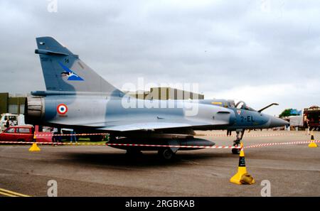 Armee de l'Air - Dassault Mirage 2000C 2-EL (msn 16), de l'Escadron de chasse EC 1/2 'les Cigones', à la RAF Waddington le 30 avril 1988. (Armée de l'Air - Force aérienne française). Banque D'Images