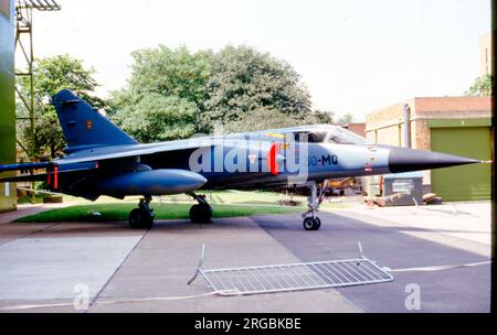 Armee de l'Air - Mirage F.1C 30-MQ (msn 16), de l'Escadron de chasse EC.2/30 'Normandie-Niemen', à la RAF Waddington le 2 août 1986. (Armée de l'Air - Force aérienne française). Banque D'Images