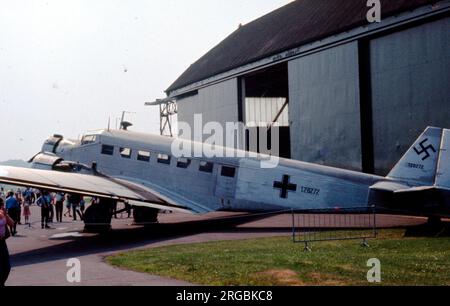 CASA 352L T.2B-272 (msn 163), anciennement de l'Ejercito del aire, vu à Biggin Hill en route vers le musée de la RAF à Cosford. Banque D'Images
