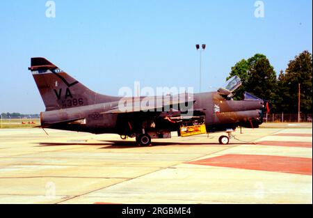 United States Air Force (USAF) - Ling-Temco-Vought A-7D-17-CV Corsair II 75-0386 (msn D-436), de l'escadron de combat tactique 149th, Virginia Air National Guard. Banque D'Images