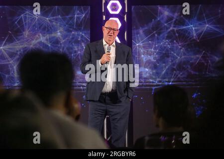 Taguig, Philippines. 08 août 2023. Stefan Matthews, co-fondateur et président exécutif de nChain Group intervient lors du lancement de Block Dojo en Asie. Block Dojo, un incubateur favorisant l’entrepreneuriat blockchain, en partenariat avec nChain, une société technologique mondiale, a lancé le Block Dojo en Asie. Block Dojo et nChain visent une transformation numérique et jouent un rôle de premier plan dans la révolution numérique aux Philippines en créant des opportunités commerciales pour le développement de la blockchain. Crédit : SOPA Images Limited/Alamy Live News Banque D'Images