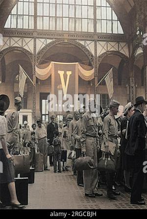 Militaires de la Seconde Guerre mondiale à Pennsylvania Railroad Station, New York, New York, États-Unis. Banque D'Images