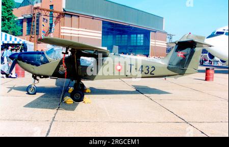 Flyvevabnet - Saab MFI-17 supporter T-432 (msn 15-232), à Mildenhall Air Fete le 29 mai 1993. (Flyvevabnet - Royal Danish Air Force). Banque D'Images