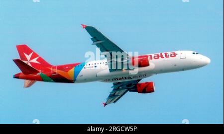 Airbus A320-214 9H-AEN (msn 2665), d'Air Malta. Banque D'Images