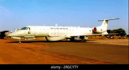Forca Aerea Brasileira - EMBRAER R-99 6750 (msn 145140, EMB-145-RS), au Royal International Air Tattoo - RAF Fairford le 22 juillet 2013. (Forca Aerea Brasileira - Force aérienne brésilienne) Banque D'Images