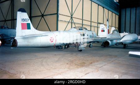 Forca Aerea Portuguesa - Lockheed T-33A Shooting Star 1907 (msn 580-9352), à la base aérienne de Beja (B.A. 11). (Forca Aerea Portuguesa - Armée de l'air portugaise) Banque D'Images