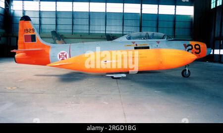 Forca Aerea Portuguesa - Lockheed T-33a-1-LO Shooting Star 1929 (msn 580-9091, ex 53-5752/TR-752, ex FT-28), à la base aérienne de Beja (B.A. 11). (Forca Aerea Portuguesa - Force aérienne portugaise) Banque D'Images