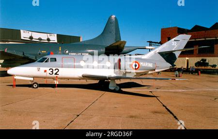 Aeronavale - Dassault Falcon 10RBR 32 (msn 032), à la RAF Mildenhall, le 26 mai 1990. (Aéronautique navale - Aviatoin naval français). Banque D'Images