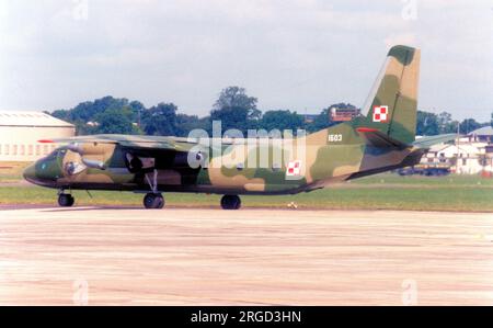 Armée de l'air polonaise - Antonov an-26 1603 (msn 16-03), du 13 PLT, à la RAF Fairford pour le Royal International Air Tattoo le 26 juillet 1999. Banque D'Images