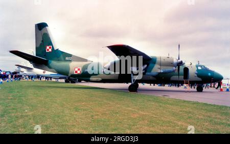 Force aérienne polonaise - Antonov an-26 1602 (msn 16-02), of 13 plt. Banque D'Images