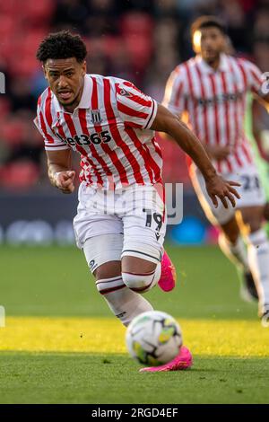 8 août 2023 ; Bet365 Stadium, Stoke, Staffordshire, Angleterre; EFL Carabao Cup football, Stoke City contre West Bromwich Albion ; Ryan Mmaee de Stoke City Banque D'Images