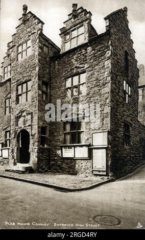 PLAS Mawr, une maison élisabéthaine à Conwy, au nord du pays de Galles, datant du 16e siècle. La propriété a été construite par Robert Wynn, un membre de la noblesse locale, après son mariage avec sa première épouse, Dorothy Griffith - High Street Entrance. Banque D'Images