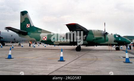 Armée de l'air polonaise - Antonov an-26 1310 (msn 13-10), de 13 plt. Banque D'Images