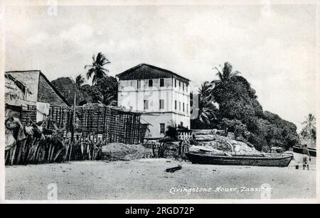 Livingstone House, Zanzibar, Afrique de l'est. Cet ancien bâtiment est maintenant le siège de la Zanzibar Tourist Corporation (ZTC). Construit vers 1860 pour le sultan Majid (sultan de 1856 à 1870). David Livingstone, probablement le plus célèbre explorateur de tous, a séjourné dans cette maison avant de partir vers le continent pour commencer sa dernière expédition en 1866 Banque D'Images
