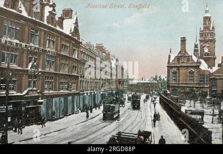 Pinstone Street, Sheffield, sud du Yorkshire, dans la neige Banque D'Images