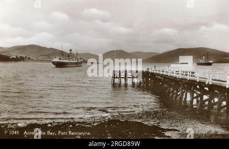 Vue sur la baie, Port Bannatyne, île de Bute, Écosse Banque D'Images