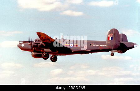 Royal Air Force - Avro 716 Shackleton AEW.2 WL747 'Florence' (msn R3/696/239005), du No.8 Squadron, le 25 mai 1991. Banque D'Images