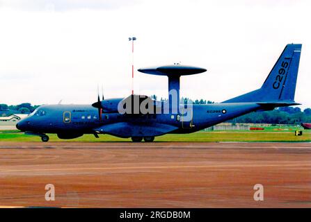 CASA C-295AEW EC-295 (msn P-001), à la RAF Fairford pour le Royal International Air Tattoo, le 16 juillet 2011. Banque D'Images