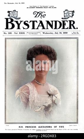 Princesse Alexandra, duchesse de Fife (1891 - 1959), plus tard princesse Arthur de Connaught photographiée sur la couverture du magazine Bystander après avoir été récemment présenté à la Cour. Banque D'Images