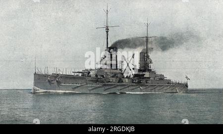 Lancé en 1912, le SMS Prinzregent Luitpold était un cuirassé de la marine impériale allemande de classe Kaiser. Il prit part à la bataille du Jutland en 1916 et fut l'un des navires allemands sabordés à Scapa Flow en juin 1919 Banque D'Images