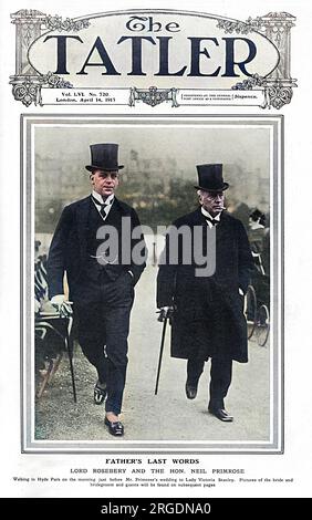 Archibald Philip Primrose, comte de Rosebery en 5th (1847 - 1929), premier ministre, homme d'État et auteur, photographié (à droite), marchant avec son fils, l'honorable Neil Primrose (1882-1917), marchant à Hyde Park le matin du mariage de ce dernier à Lady Victoria Stanley, Fille du comte de Derby de 17th le 7 avril 1915. Il a servi comme capitaine dans les hussars royaux de Buckingham pendant la première Guerre mondiale et a reçu la Croix militaire en 1916. Il est mort en novembre 1917 de blessures reçues en action à Gezer pendant la campagne du Sinaï et de la Palestine tout en dirigeant son escadron contre le positi turc Banque D'Images