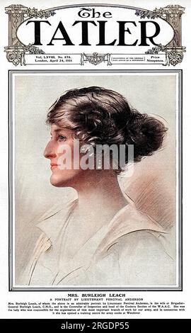 Couverture du magazine Tatler présentant un portrait de Mme Burleigh Leach, épouse du brigadier-général Burleigh Leach et contrôleur de l'inspection et chef de la section de cuisine du corps auxiliaire de l'armée féminine (W.A.A.C). Dans le cadre de ses fonctions, elle a été responsable de l'ouverture d'un centre de formation pour les cuisiniers de l'armée à Wendover. Banque D'Images