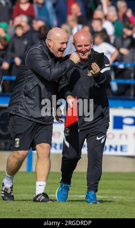 Mourneview Park, Lurgan, comté d'Armagh, Irlande du Nord, Royaume-Uni. 05 août 2023. Sports Direct Premiership – Glenavon 0 Glentoran 1, ouverture de la saison Premiership. Tim McCann, entraîneur Glentoran. Banque D'Images