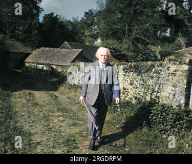 David Lloyd George, 1e comte Lloyd-George de Dwyfor (1863-1945), Premier ministre libéral britannique de 1916 à 1922. Vu ici marcher autour de sa ferme à Gurt, Surrey. Banque D'Images