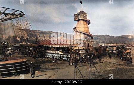 Un parc d'expositions à Burntisland, Fife, en Écosse, avec un squelette d'helter au centre. Banque D'Images