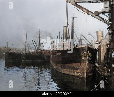 Navires de ravitaillement en nourriture livrant au front occidental pendant la première Guerre mondiale. Banque D'Images