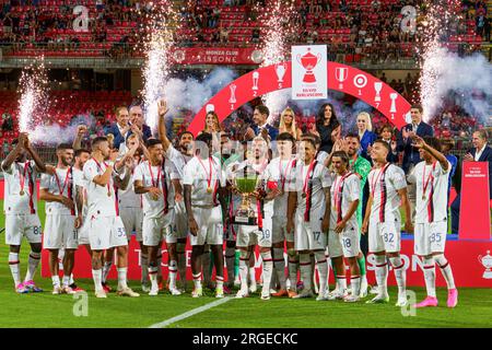 Monza, Italie. 08 août 2023. Victoire de l'équipe de l'AC Milan célébrée lors du Trofeo Silvio Berlusconi, Silvio Berlusconi Trophy, match de football entre l'AC Monza et l'AC Milan le 8 août 2023 au stade U-Power de Monza, Italie - photo Morgese-Rossini/DPPI crédit : DPPI Media/Alamy Live News Banque D'Images