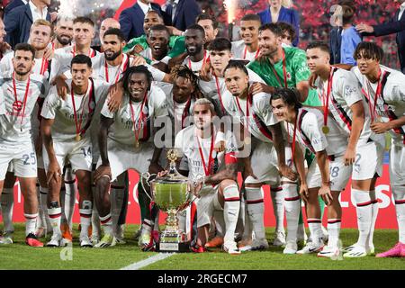 Monza, Italie. 08 août 2023. Victoire de l'équipe de l'AC Milan célébrée lors du Trofeo Silvio Berlusconi, Silvio Berlusconi Trophy, match de football entre l'AC Monza et l'AC Milan le 8 août 2023 au stade U-Power de Monza, Italie - photo Morgese-Rossini/DPPI crédit : DPPI Media/Alamy Live News Banque D'Images