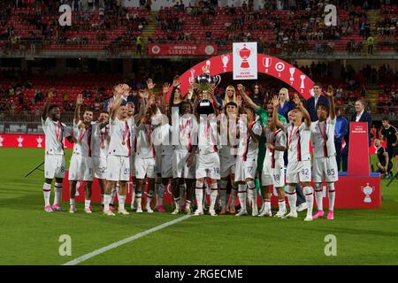 Monza, Italie. 08 août 2023. Victoire de l'équipe de l'AC Milan célébrée lors du Trofeo Silvio Berlusconi, Silvio Berlusconi Trophy, match de football entre l'AC Monza et l'AC Milan le 8 août 2023 au stade U-Power de Monza, Italie - photo Morgese-Rossini/DPPI crédit : DPPI Media/Alamy Live News Banque D'Images