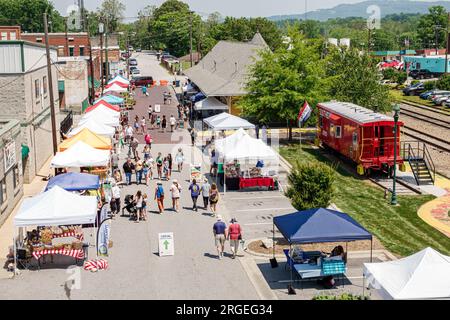 Hendersonville Caroline du Nord, Hendersonville Farmers & Market, Maple Street, vue aérienne d'en haut, homme hommes hommes, femme femme femme femme femme femme, adultes résident Banque D'Images