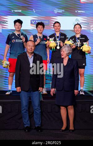 L’équipe gagnante Kim So Yeong et Kong Hee Yong, de Corée, posent avec les finalistes Liu Sheng Shu et Tan Ning, de Chine, après le match de finale du double féminin de Banque D'Images