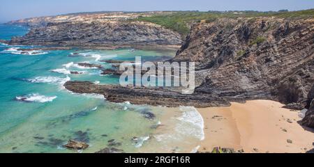 Vue du patrimoine géologique. Côte de Cabo Sardao, Ponta do Cavaleiro, Sao Teotonio, Portugal Banque D'Images