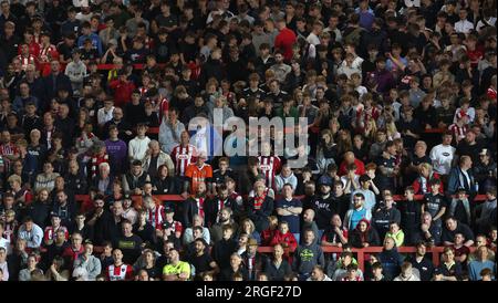 Action lors de la première manche de la Carabao Cup entre Exeter City et Crawley Town au St James Park à Exeter. 08 août 2023 Banque D'Images