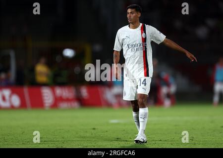 Monza, Italie. 08 août 2023. Tijjani Reijnders de l'AC Milan fait des gestes lors du match de trophée Silvio Berlusconi entre l'AC Monza et l'AC Milan au stade uPower le 8 août 2023 à Monza, Italie crédit : Marco Canoniero/Alamy Live News Banque D'Images