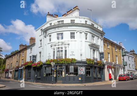 The Westgate, un pub et hôtel victorien historique situé au sommet de Winchester High St, dans le Hampshire, Royaume-Uni. Le pub, situé à côté de l'ic de la ville Banque D'Images